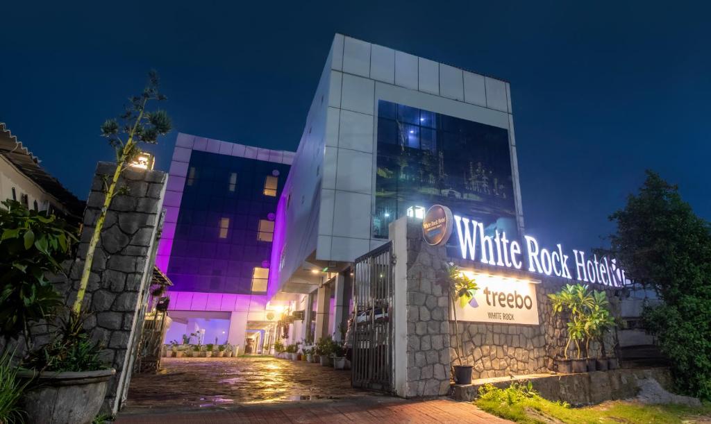 white rock hotel